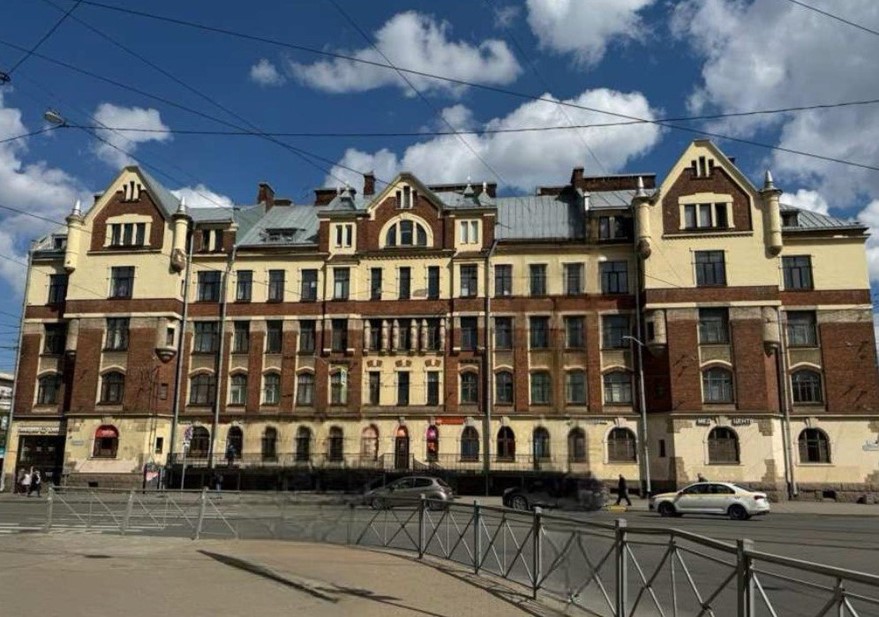 Комплекс жилых домов для служащих Финляндской железной дороги на Боткинской 1.