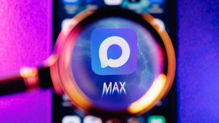 Мошенники начали заражать телефоны россиян с помощью фейкового приложения Мах