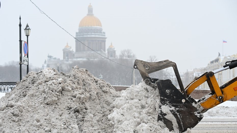 Петербург 10 января активно борется с последствиями снегопадов