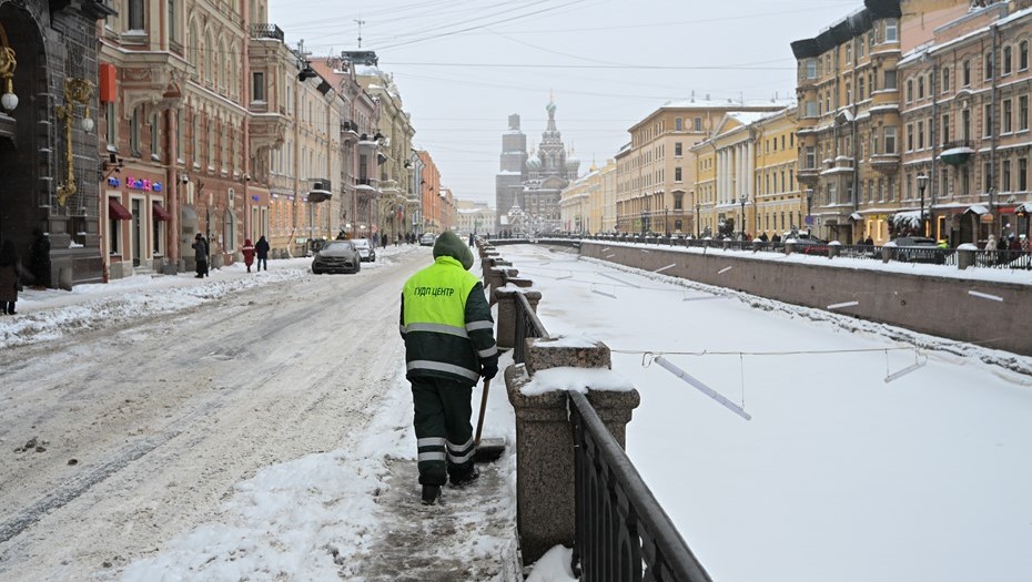 Инспекторы ГАТИ и ГЖИ усилили проверку уборки Петербурга от снега