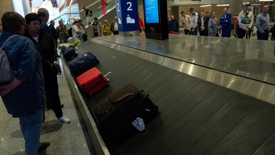 Аэропорт Пулково. Зона выдачи багажа. Аэропорт Пулково. Зона выдачи багажа.