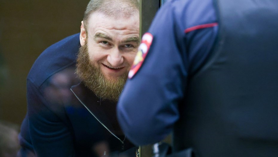  Бывший член Совета Федерации РФ от Карачаево-Черкесии Рауф Арашуков во время оглашения приговора в Мосгорсуде. 