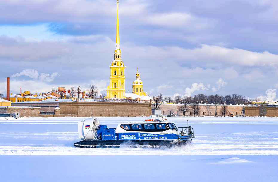 Суда на воздушной подушке, зимняя навигация в Петербурге