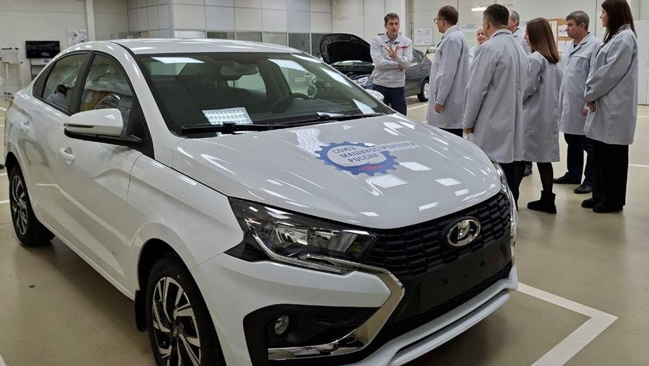 Lada Iskra проедет маршрут "Искра памяти"