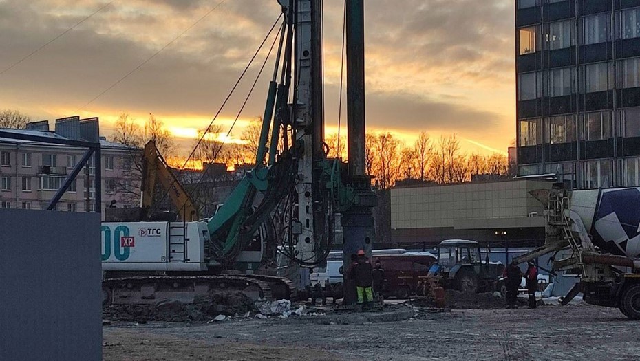 На стройплощадке "Броневой" идет сооружение котлована