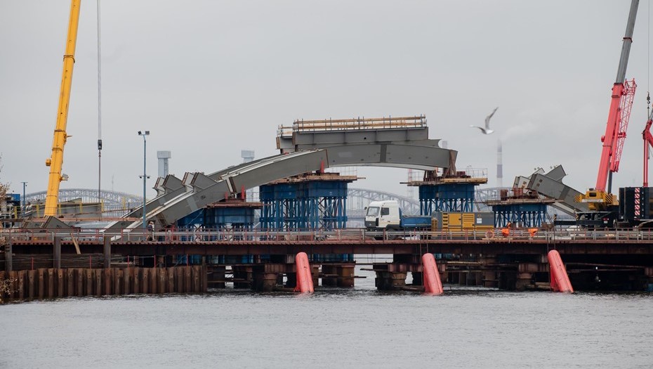 Строительство Большого Смоленского моста. 