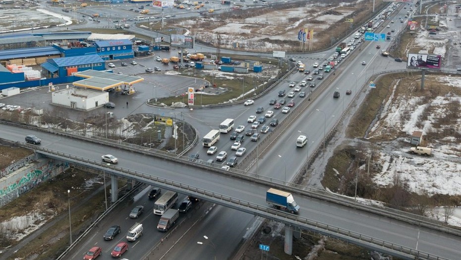  Путепровод через Мурманское шоссе в районе Мега-Дыбенко.