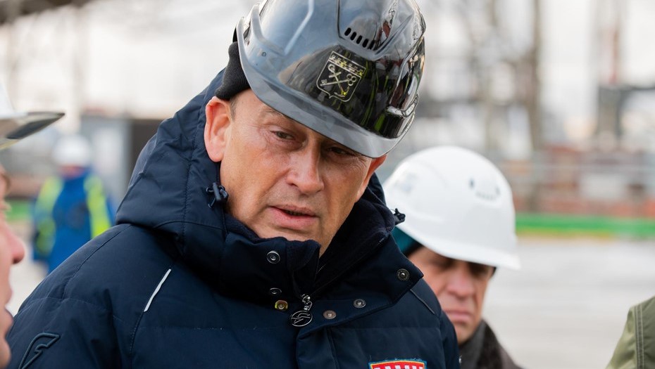 Старт первой очереди специализированного терминала "Порт Фавор", который займется перевалкой аммиака в Усть-Луге. Губернатор Александр Дрозденко. декабрь 2024 Старт первой очереди специализированного терминала "Порт Фавор", который займется перевалкой аммиака в Усть-Луге. Губернатор Александр Дрозденко. декабрь 2024