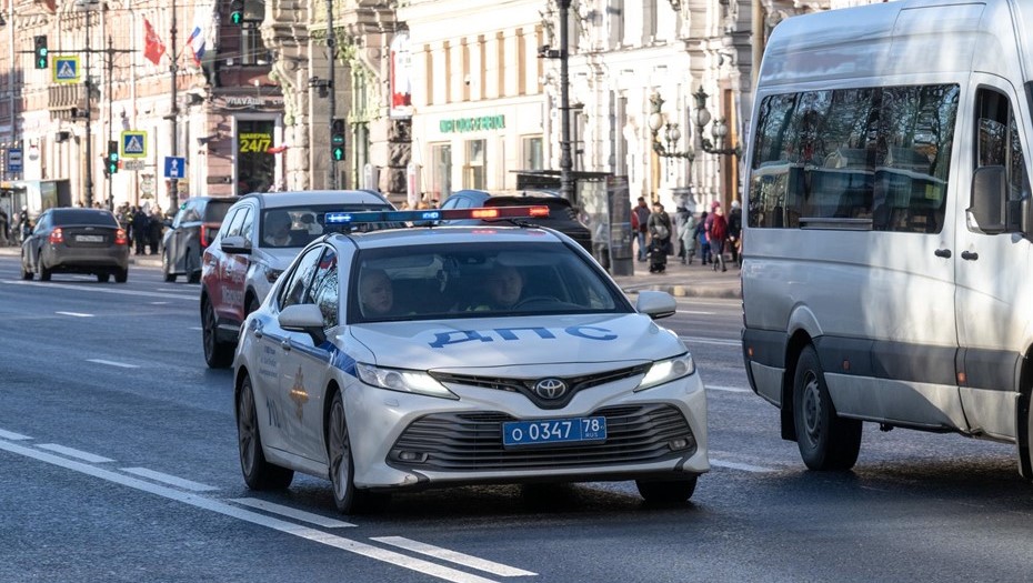 В Петербурге 33-летний избил инспектора ДПС