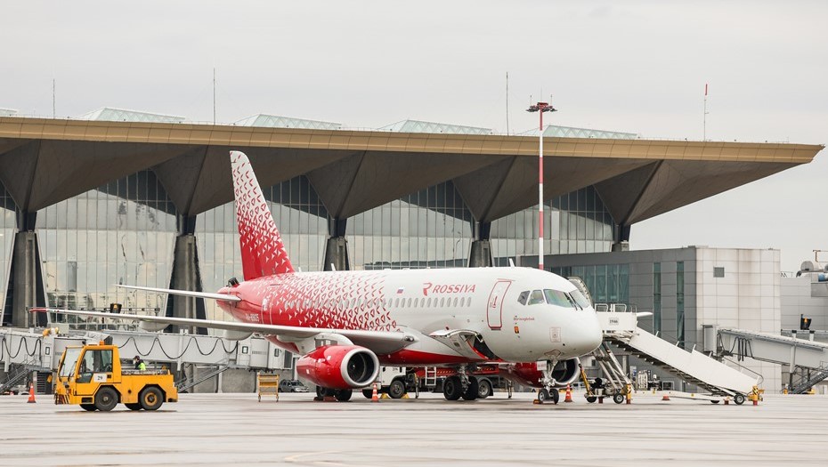 В Красноярске из-за непогоды вынужденно садился самолёт из Петербурга В Красноярске из-за непогоды вынужденно садился самолёт из Петербурга