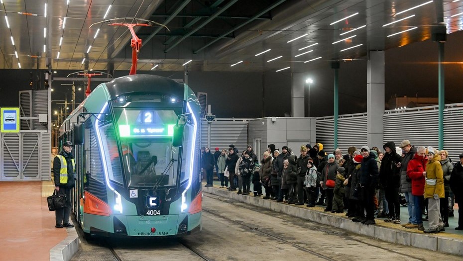 Остановка трамвайной линии "Славянка".