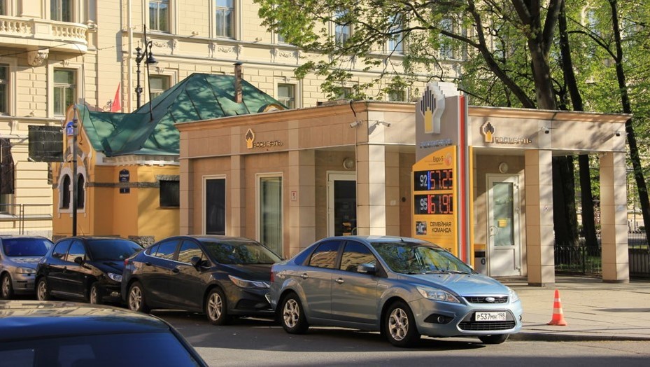 На месте автозаправки расположится вестибюль "Театральной"