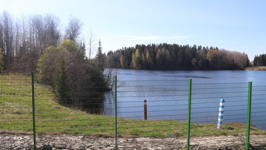 Фото забора, опубликованные весной 2023 года.