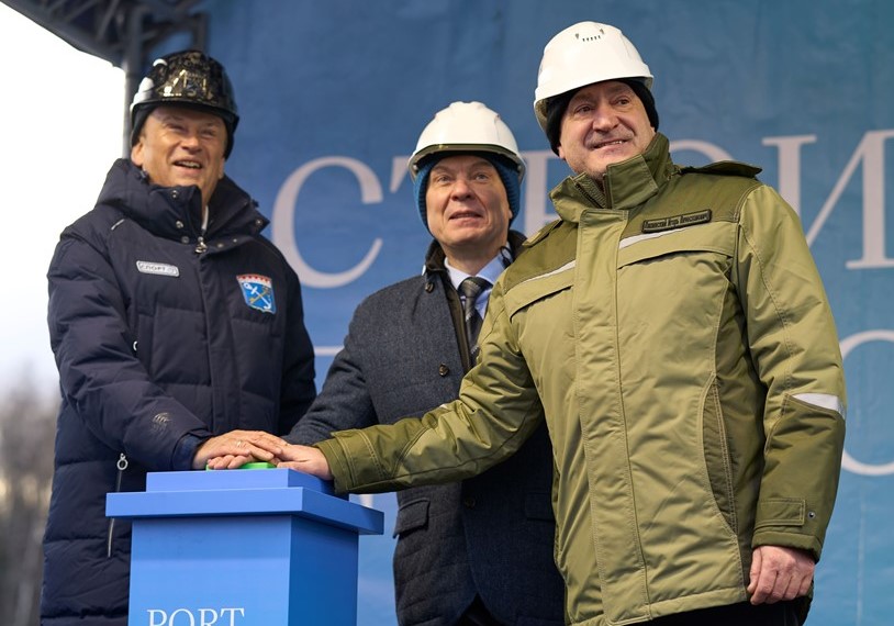 Губернатор Ленинградсккой области Александр Дрозденко и директор Port Favor Игорь Липинский на открытии комплеса по перевалке аммиака в Усть-Луге
