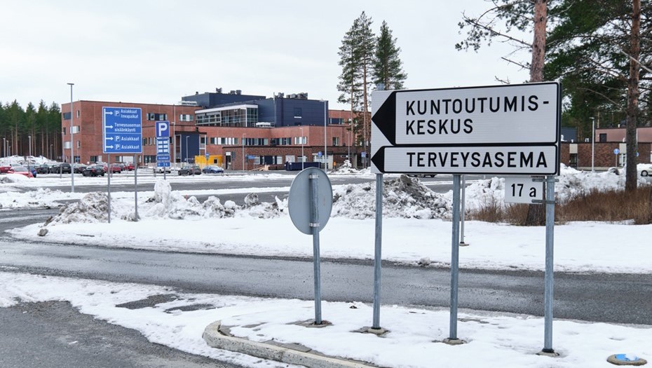 Дорожный указатель к реабилитационному центру. Йоэнсуу, Финляндия.