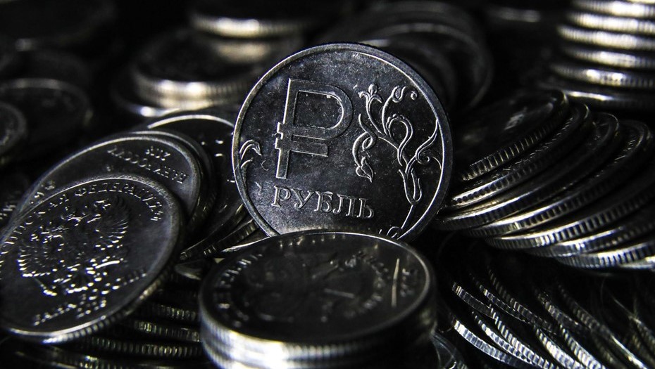 Деньги. Рубли и доллары.