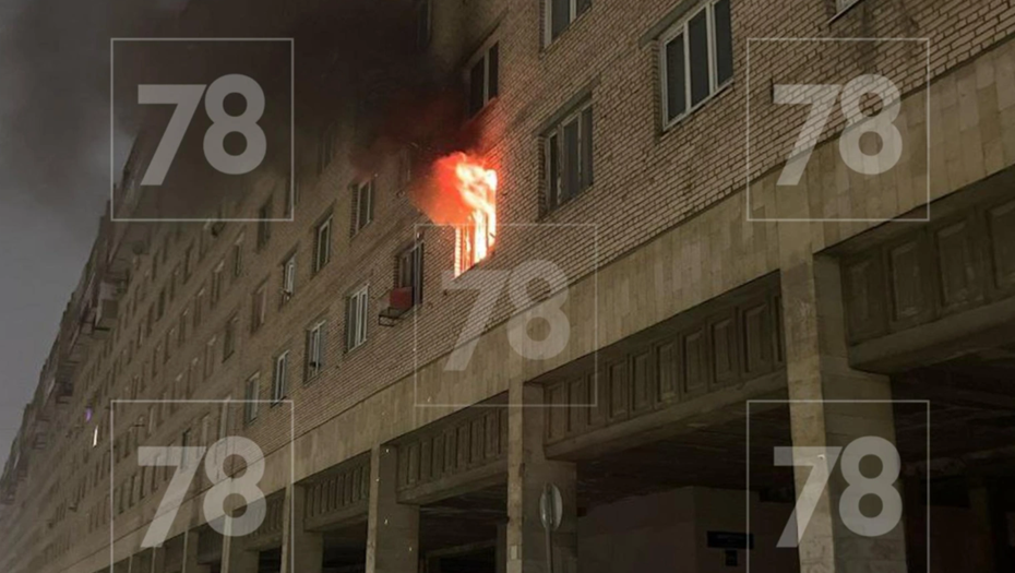 Кадры пожара в квартире на Бухарестской улице 12 февраля