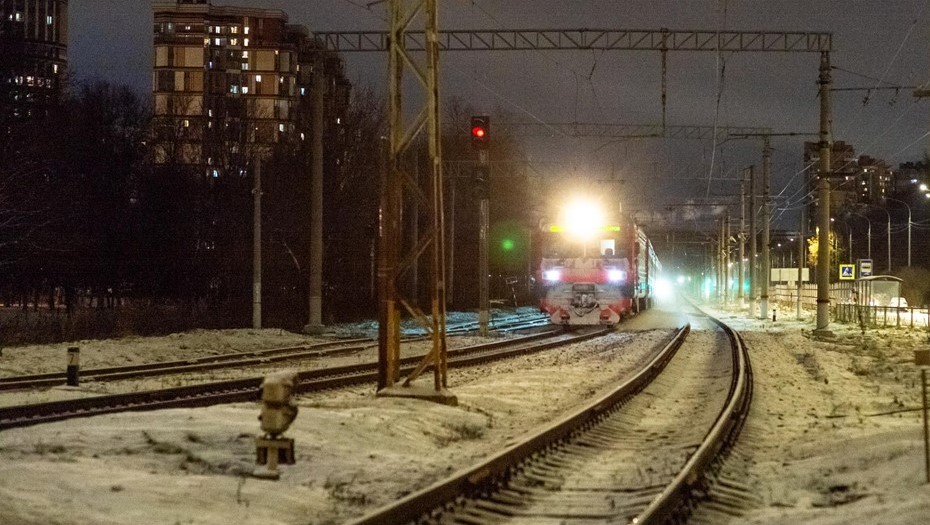 Задержки поездов в Петербург были вызваны провисанием контактного провода