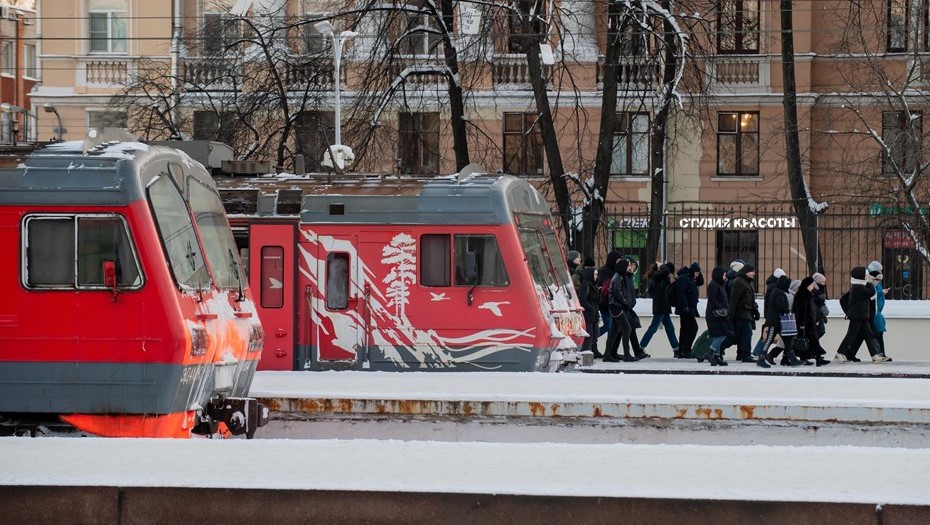 В Петербурге начнут продавать абонементы на поезда с сувенирами