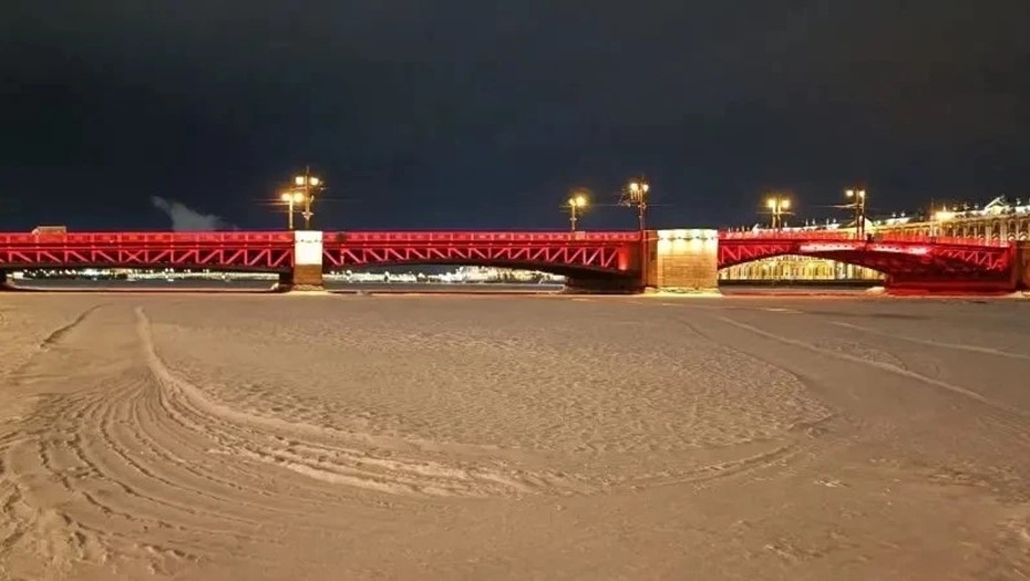 В Петербурге с 16 по 22 февраля изменят подсветку Дворцового моста В Петербурге с 16 по 22 февраля изменят подсветку Дворцового моста