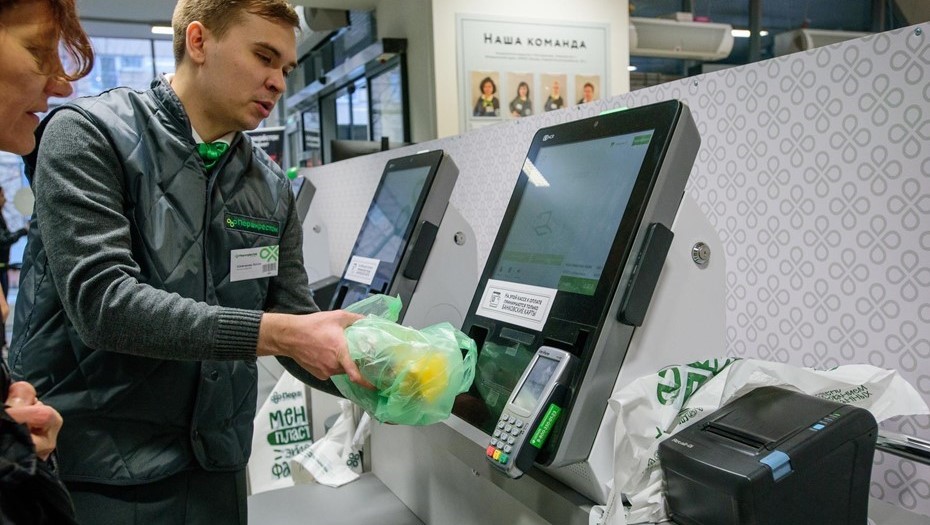 Работа супермаркета "Перекрёсток" на Комендантском проспекте