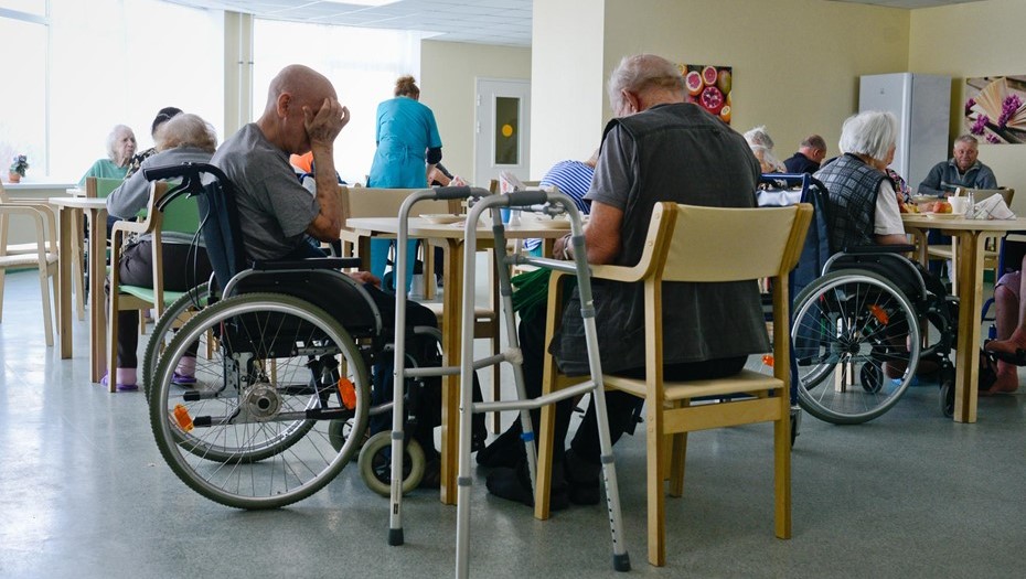 Дом престарелых. Иллюстрация.