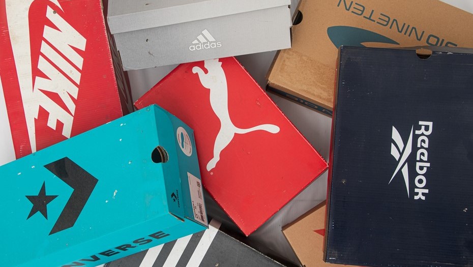 Импорт зарубежных брендов одежды в Петербург усложнился