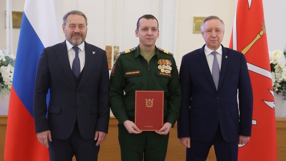 Вручение документов на новые квартиры нуждавшимся в улучшении жилищных условий ветеранам боевых действий 