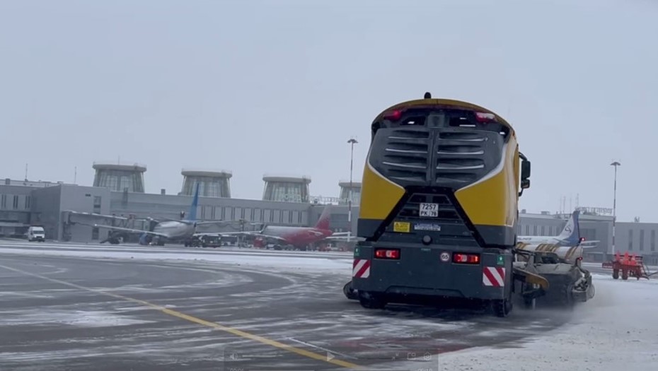 Расчистка полос в Пулково 19 февраля 2026 года 