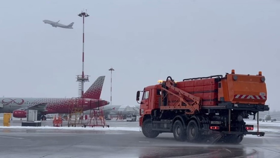 Расчистка полос в Пулково 19 февраля 2026 года 