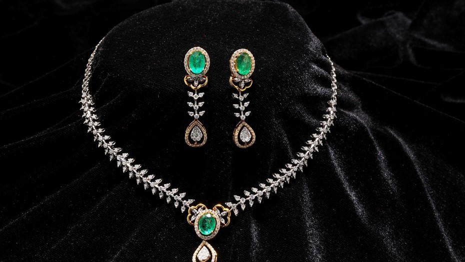 Воры "вынесли" из магазина в Петербурге 22 февраля украшений на 1,1 млн рублей