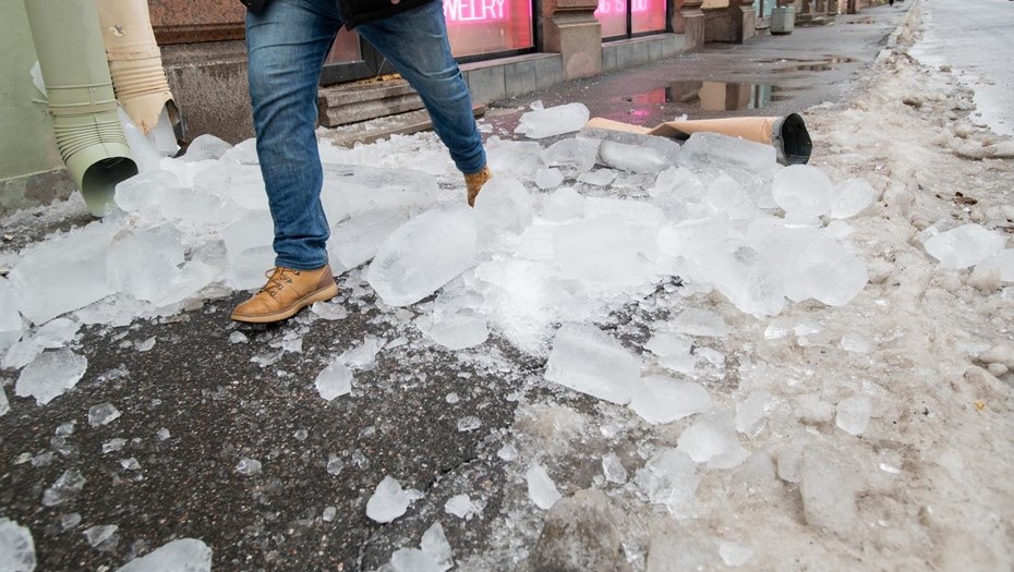 Наледь на тротуаре, Вознесенский пр.