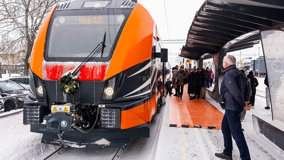 Чешские электрички в Таллине, Эстония.