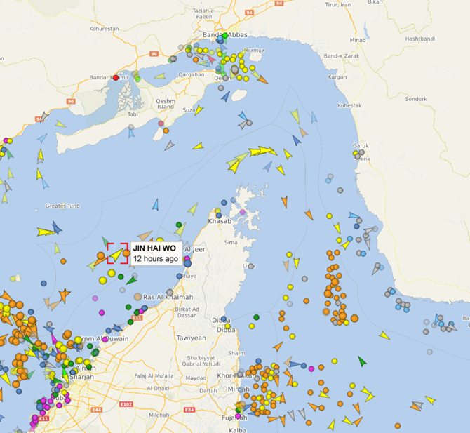 Большое количество судов скопилось в районе Ормузского пролива 1 марта