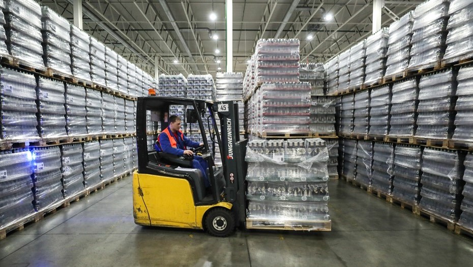 Спиртные напитки маркируют на специальных складах