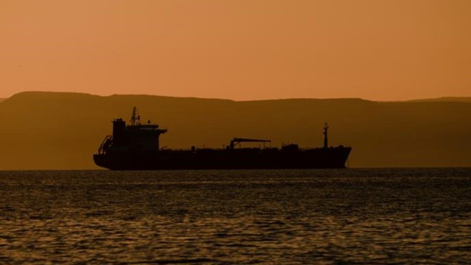 Госкомпания Saudi Aramco планирует экспортировать нефть через Красное море Госкомпания Saudi Aramco планирует экспортировать нефть через Красное море