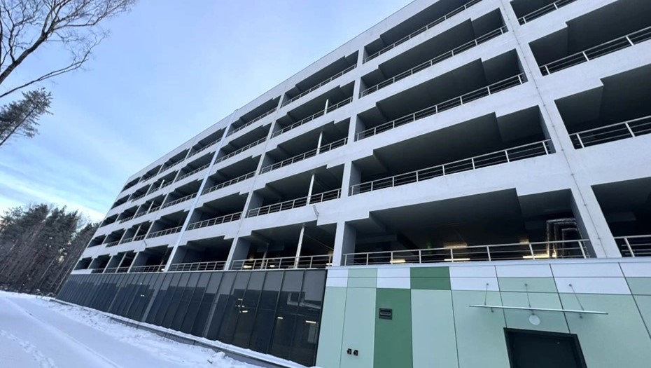 Паркинг у онкологического кластера в Песочном 