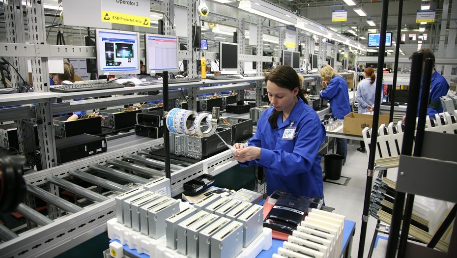 Совместное производство ПК компаниями HP и Foxconn в Петербурге. Архивное фото.
