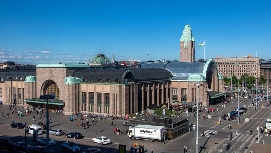 Перекрёсток у Центрального железнодорожного вокзала. Хельсинки, Финляндия.