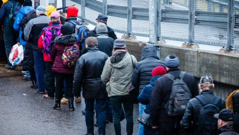 "Хлебная очередь" в Мюллюпуро. Хельсинки, Финляндия.