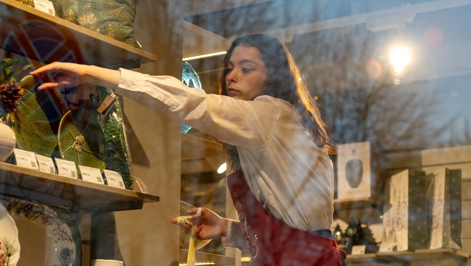 Работодатели в России чаще всего ищут менеджеров по продажам, кассиров и консультантов