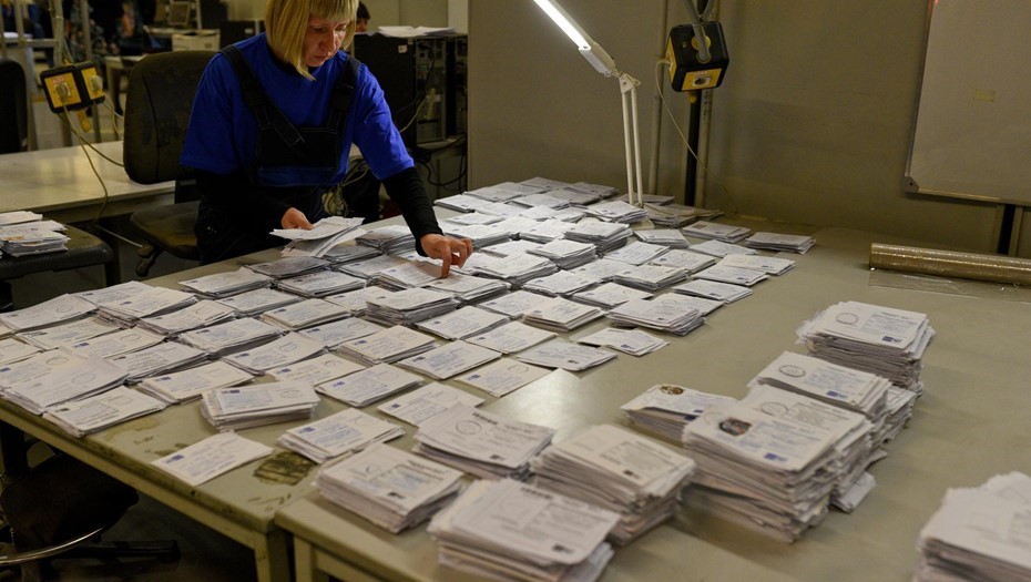 Сортировка бумажных писем в России.