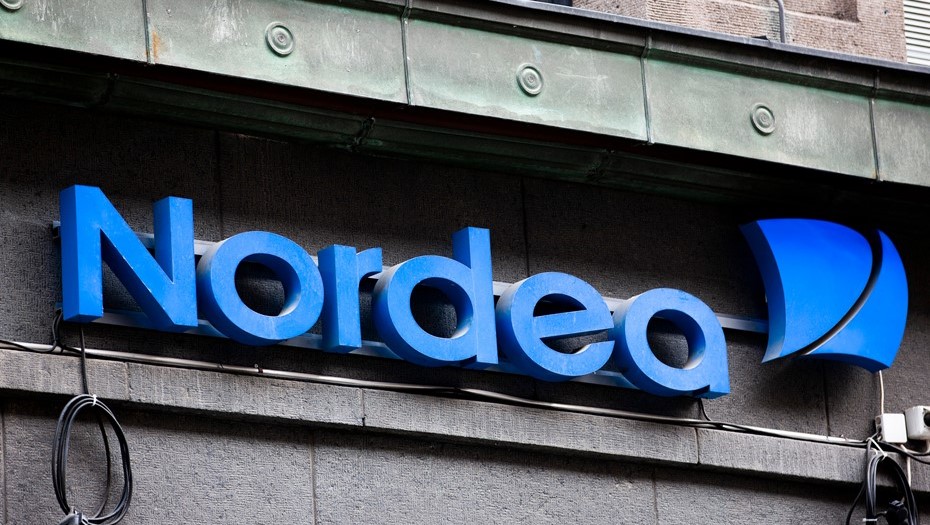 Вывеска банка Nordea. Хельсинки, Финляндия.