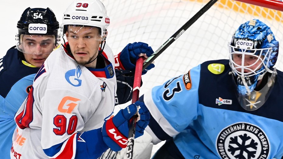 Эпизод хоккейного матча ХК СКА (Петербург) против команды "Сибирь" (Новосибирск).