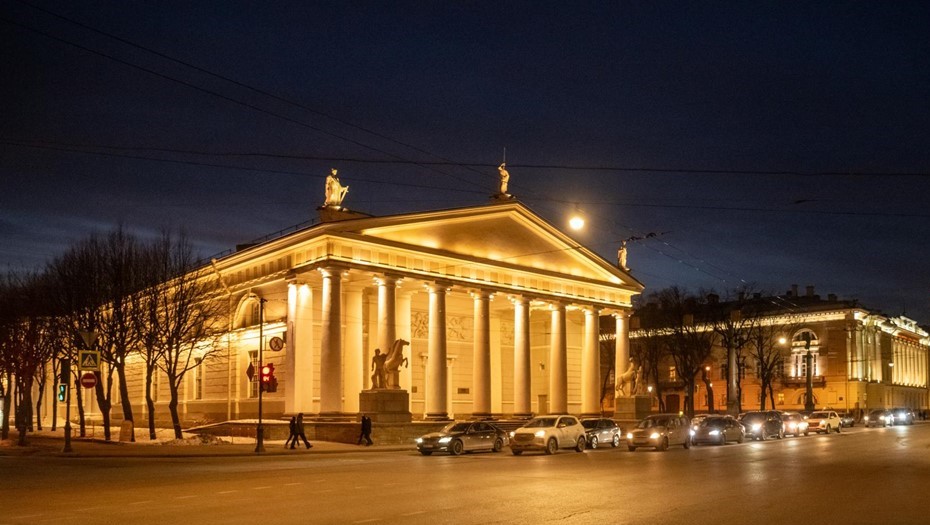 Петербургский Манеж потратит около 39 млн рублей на охрану