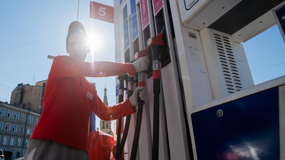 Власти РФ обсуждают вопрос продажи топлива мелким оптом на бирже