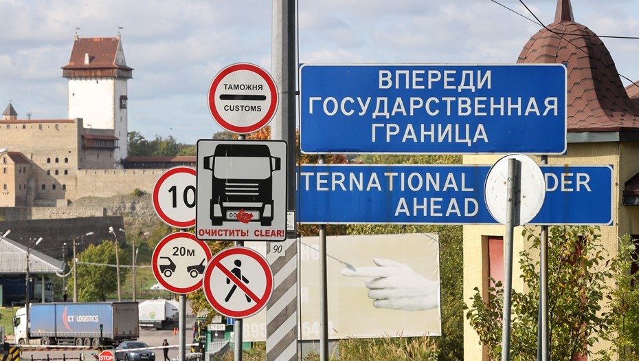 Ивангород на границе России и Эстонии. 