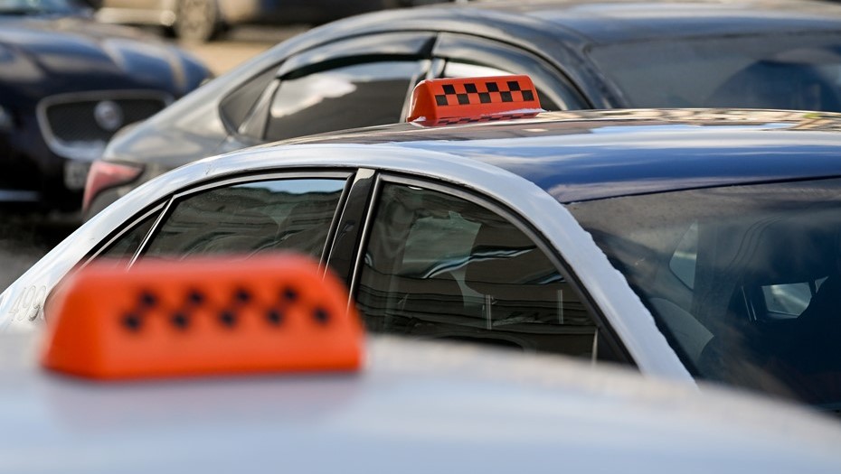 Проблемы сервисов такси могут оказаться на руку каршерингу