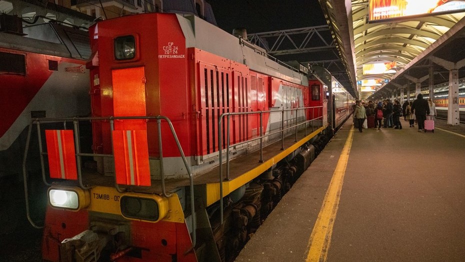 Поезд из Махачкалы в Петербург изменил маршрут из-за погодных условий