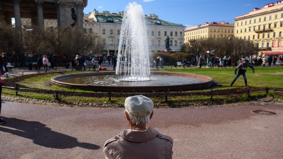 "Водоканал" начал готовить фонтаны Петербурга к новому сезону